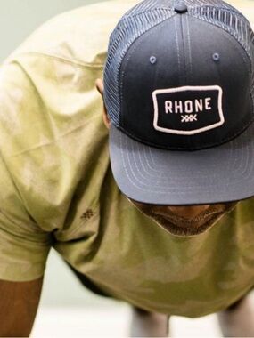RHONE adjustable trucker hat navy EUC